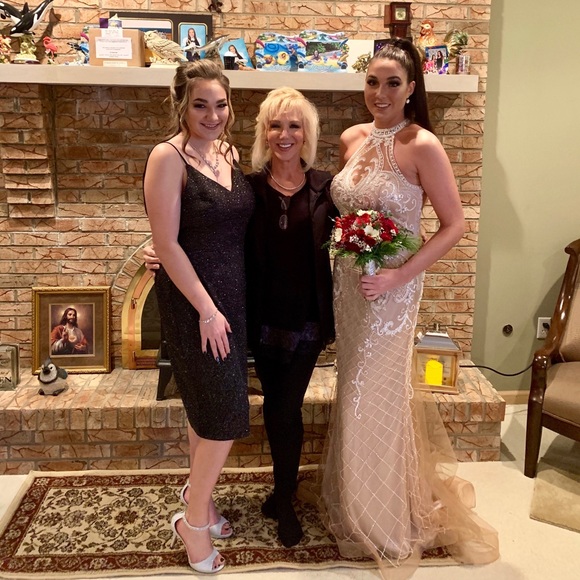 ✨✨Prom Dress✨✨ - Picture 3 of 8